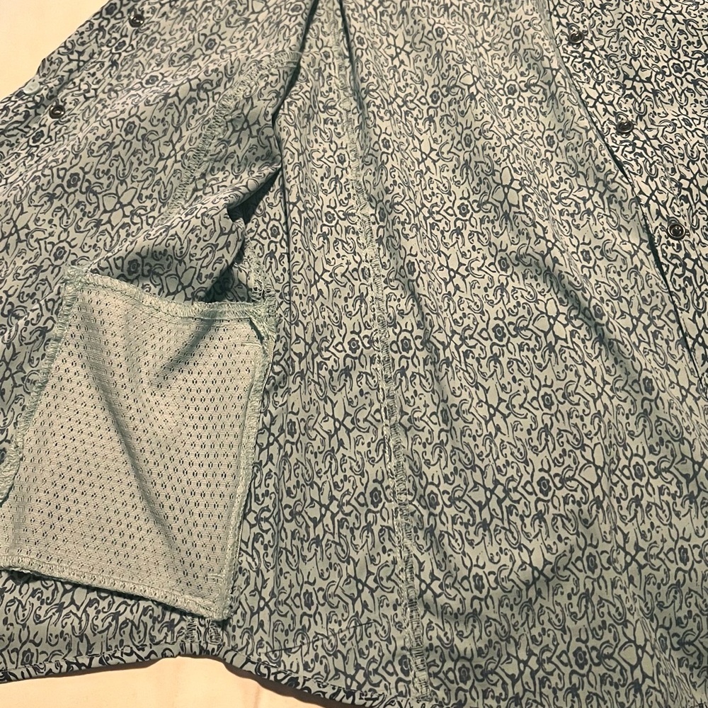 Blue/aqua women’s Royal Robbin’s Patterned snap -Up Shirt. Size 8 Gently used - Picture 2 of 4